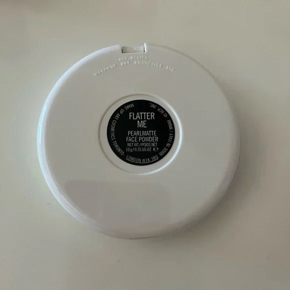 MAC Archie's Girls “Flatter Me” Never Used - Picture 3 of 3